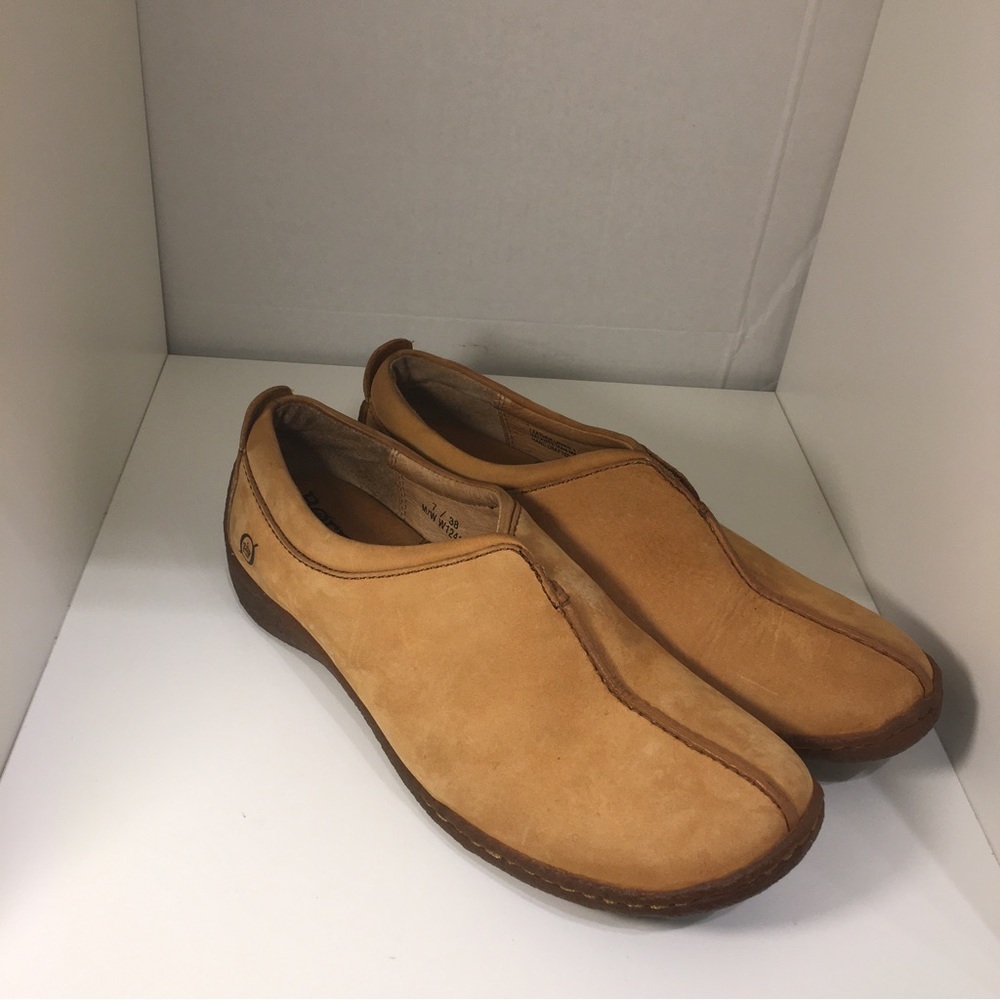 Born Shoes size 7 suede